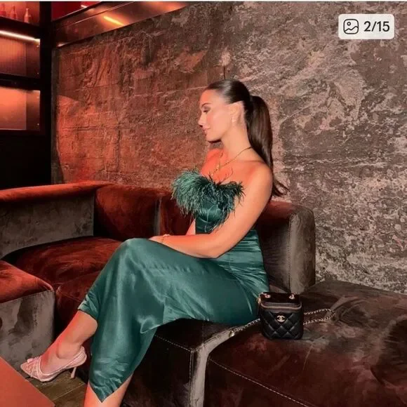 BLOGGER'S FAVENWT Zara - Green Feather Satin Effect Strapless Dress BLOGGER'S FAVENWT Zara - Green Feather Satin Effect Strapless Dress
